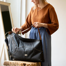 Load image into Gallery viewer, Torba DRZNA ZAPUŠČINA, črna