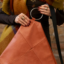 Load image into Gallery viewer, Torba DRZNA ZAPUŠČINA, rjava