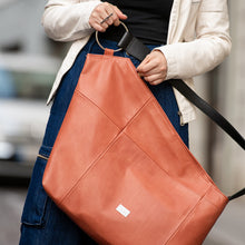 Load image into Gallery viewer, Torba DRZNA ZAPUŠČINA, rjava