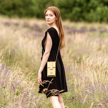 Load image into Gallery viewer, TORBICA LOTUS, bela