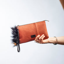 Load image into Gallery viewer, Torbica DEDIŠČINA SPOMINA, rjava