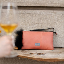 Load image into Gallery viewer, Torbica DEDIŠČINA SPOMINA, rjava