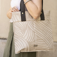 Load image into Gallery viewer, HANA SQUARE BAG, light grey with pattern