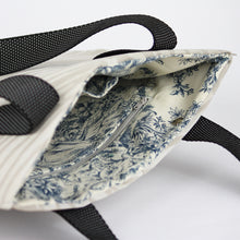 Load image into Gallery viewer, HANA SQUARE BAG, light grey with pattern