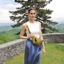 Load image into Gallery viewer, BLOSSOM BAG, golden