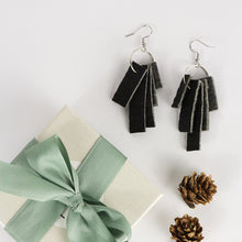 Load image into Gallery viewer, Pinatex earings, black