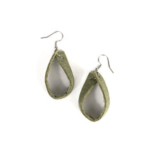 Load image into Gallery viewer, Pinatex earings, green
