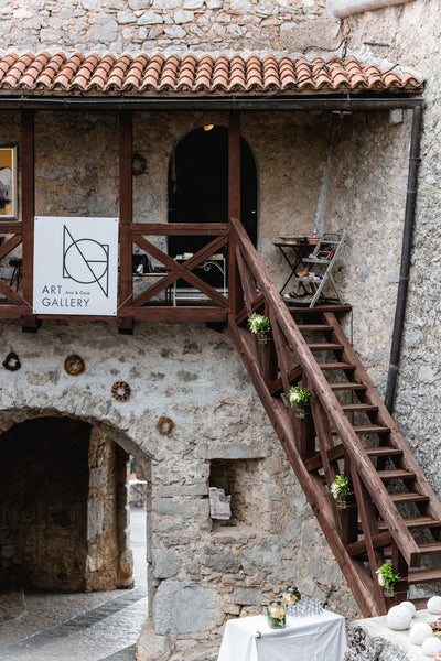 Ana & Gaja Art Gallery: Embracing Art and Sustainable Fashion