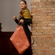 Load image into Gallery viewer, Torba DRZNA ZAPUŠČINA, rjava
