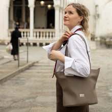 Load image into Gallery viewer, TULIP BAG, taupe

