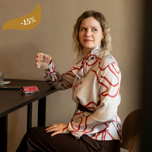 Load image into Gallery viewer, Silk blouse Nina, large floral motif
